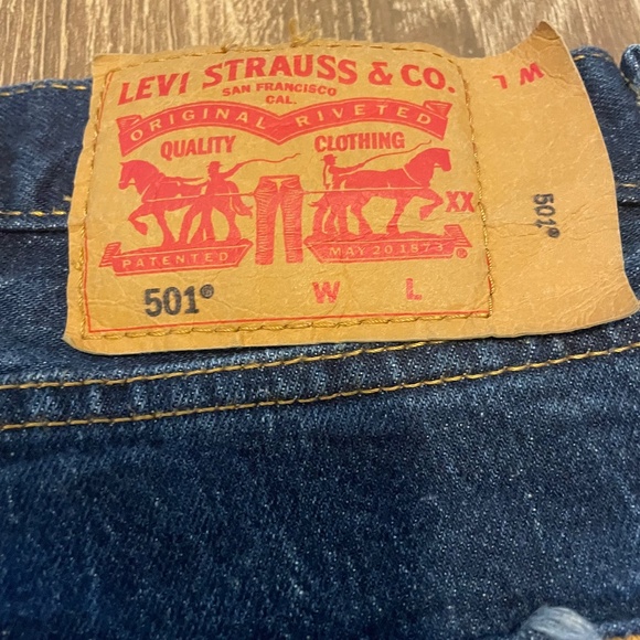 Levi's Original 501 Button Fly Denim Pre-washed Straight Leg Jeans 44x27 - Picture 7 of 16